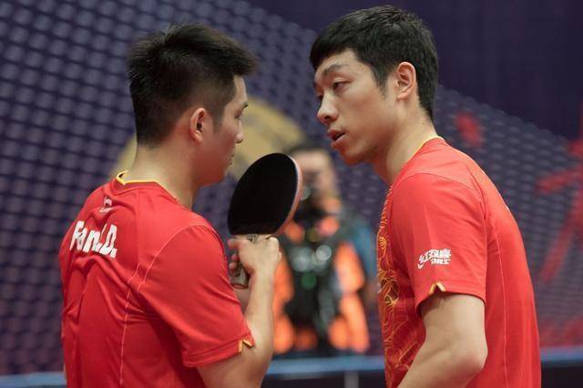 则在球场上 则在球场上